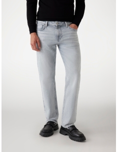 spodnie męśkie szare Guess - stylizacja na modelu 2