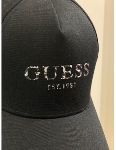 czapka damska czarna Guess ONE przód 2