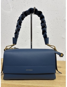 Torebka damska granatowa Coccinelle - widok z przodu